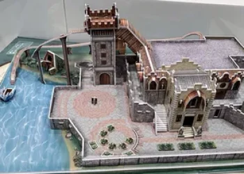3d-efteling-puzzel-2026-sprookjespark-modelbouw-de-vliegende-hollander 3D Efteling puzzel 2026 met driedimensionaal model van sprookjesachtige gebouwen en attracties in Efteling